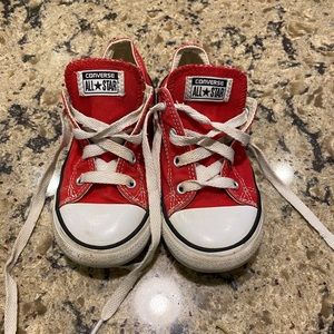 GUC Unisex Red converse. Little kid size 10.